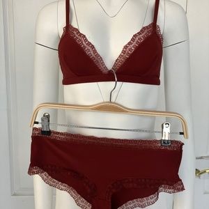 ERES Paris NEW Burgundy set with lace size us 34B & US 8